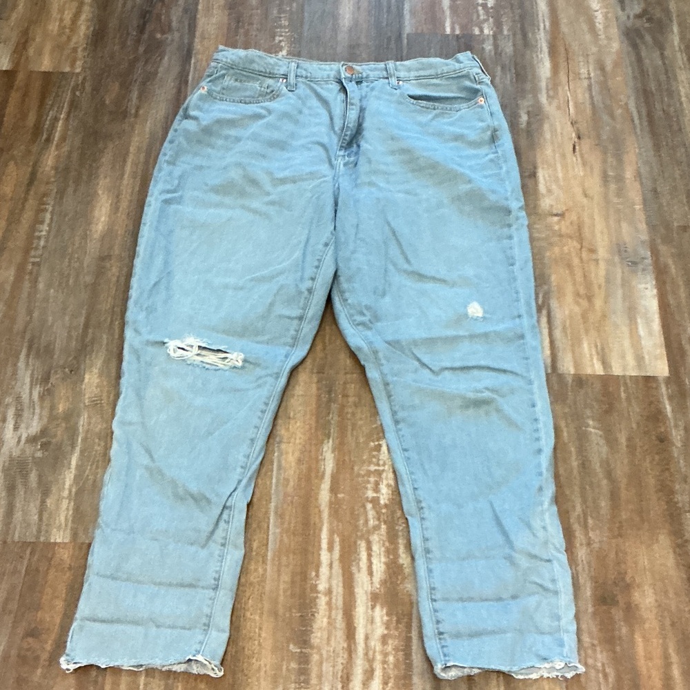 Universal Thread Sky Blue Cropped Jeans